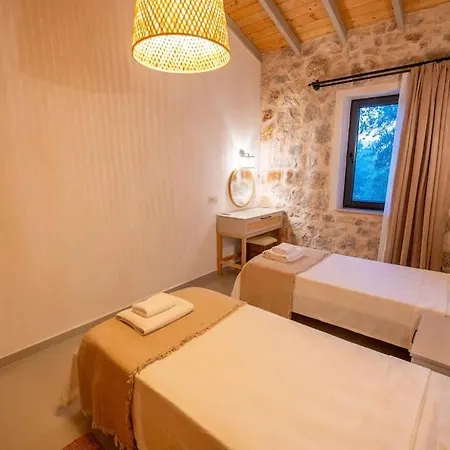 Lidya Villa *
