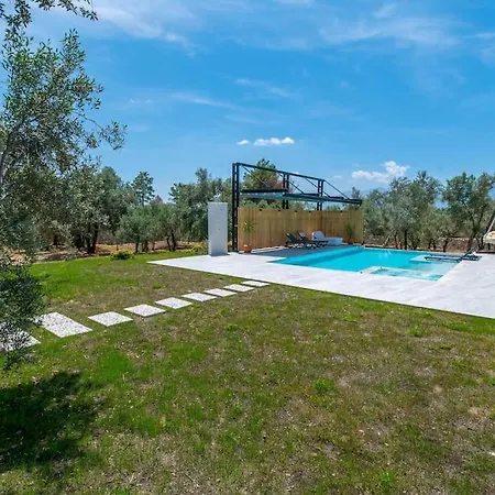 Lidya Villa