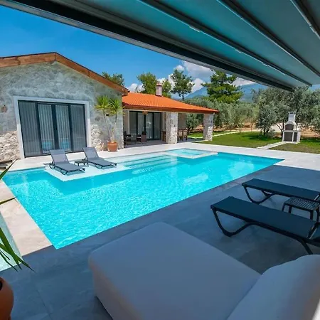 Lidya Villa Gebeler